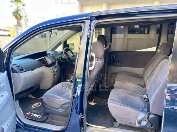 Toyota Noah 2005 Black