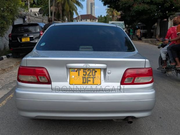 Toyota Carina 1.5 FWD Sedan 2001 Silver