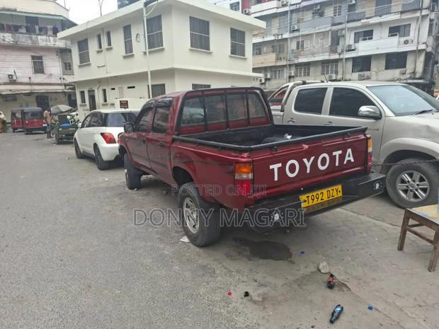 Toyota Hilux 2.5 D-4D 2008 Burgundy