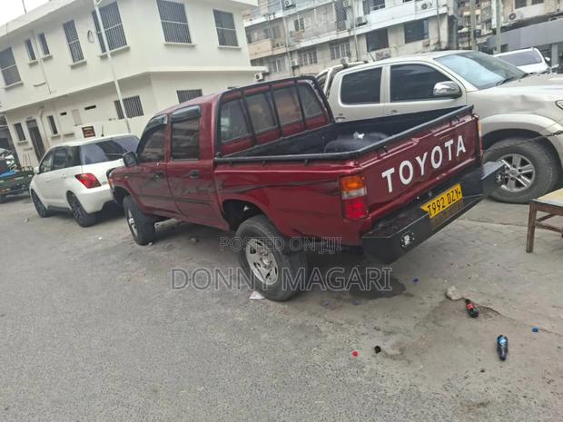 Toyota Hilux 2.5 D-4D 2008 Burgundy