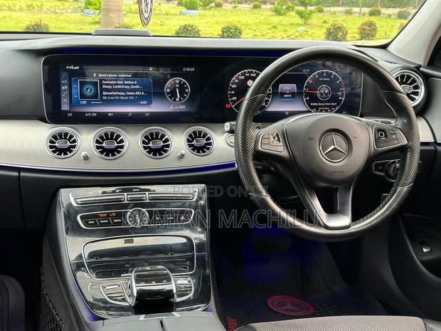 Mercedes-Benz E200 2017 Silver