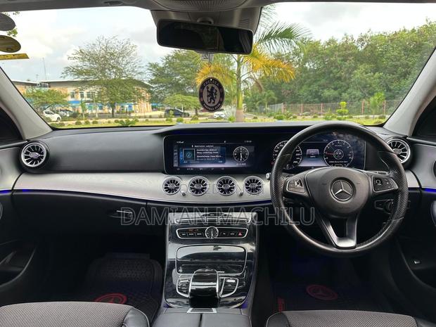 Mercedes-Benz E200 2017 Silver