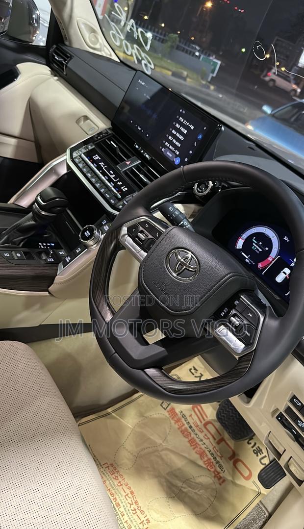 Toyota Land Cruiser 2025 Gray