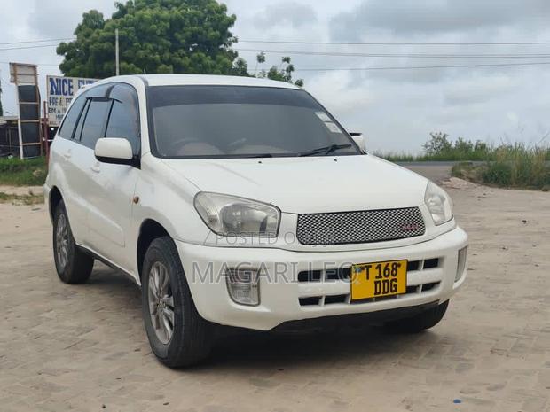 Toyota RAV4 2005 White