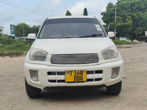 Toyota RAV4 2005 White