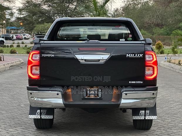 Toyota Hilux Revo Double Cab Deisel 2.4 RWD 2021 Black