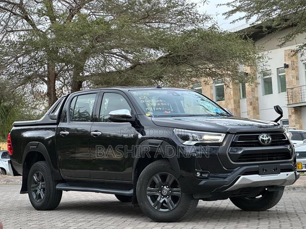 Toyota Hilux Revo Double Cab Deisel 2.4 RWD 2021 Black