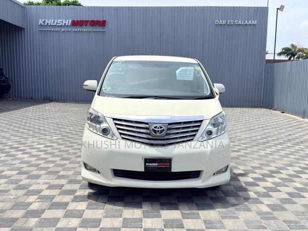 Toyota Alphard 2.4 Petrol FWD 2009 Gold
