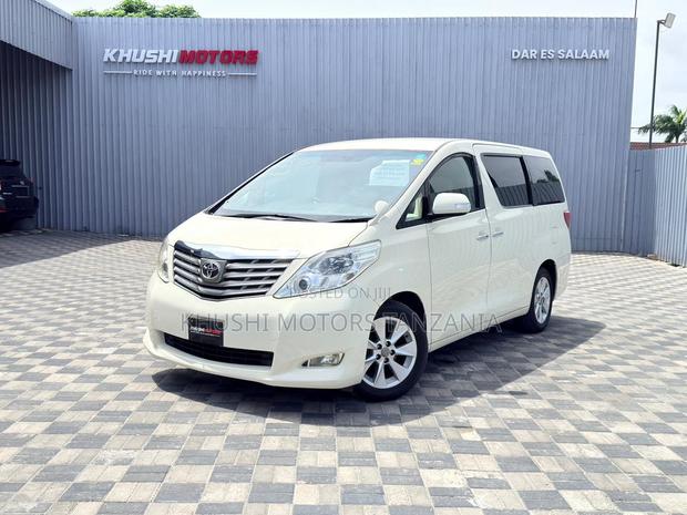 Toyota Alphard 2.4 Petrol FWD 2009 Gold