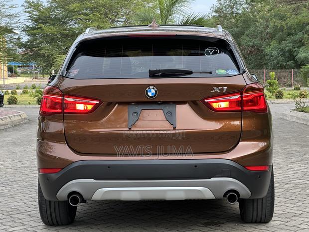 BMW X1 xDrive28i AWD 2016 Brown