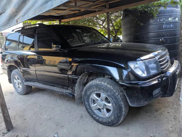 Toyota Land Cruiser 2004 Black