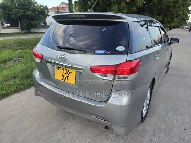 Toyota Wish 2010 Gray