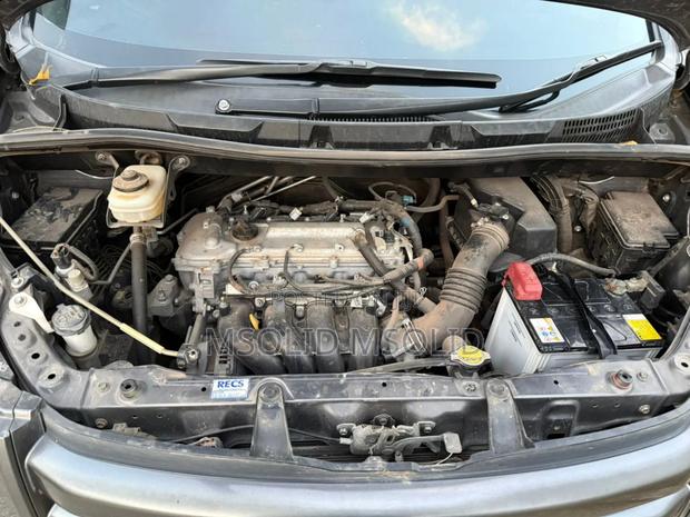 Toyota Noah 2009 Gray