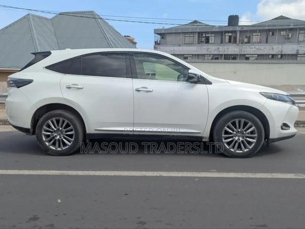 Toyota Harrier 2.5 Hybrid 4WD 2015 White