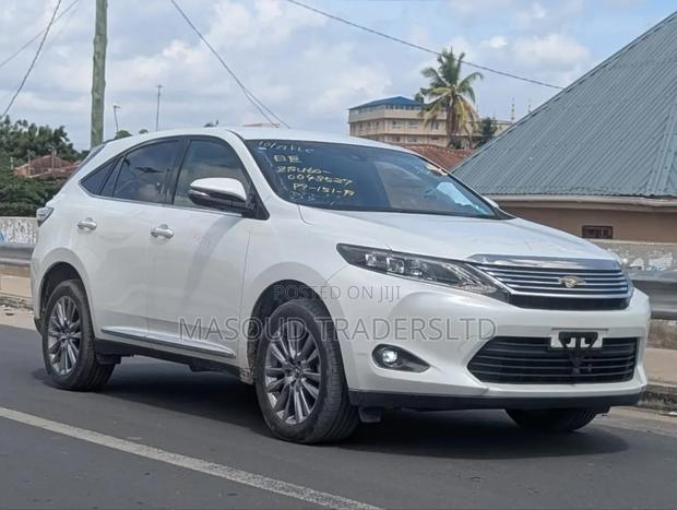 Toyota Harrier 2.5 Hybrid 4WD 2015 White