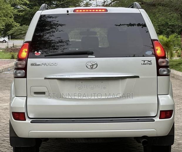 Toyota Land Cruiser Prado 2005 Pearl