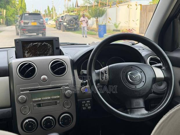 Mazda Verisa 2005 Blue