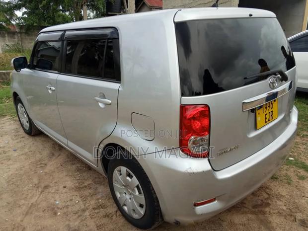 Toyota Corolla Rumion Hatchback 1.5 FWD 2010 Silver