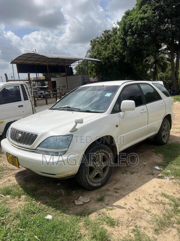 Toyota Harrier 2022 White