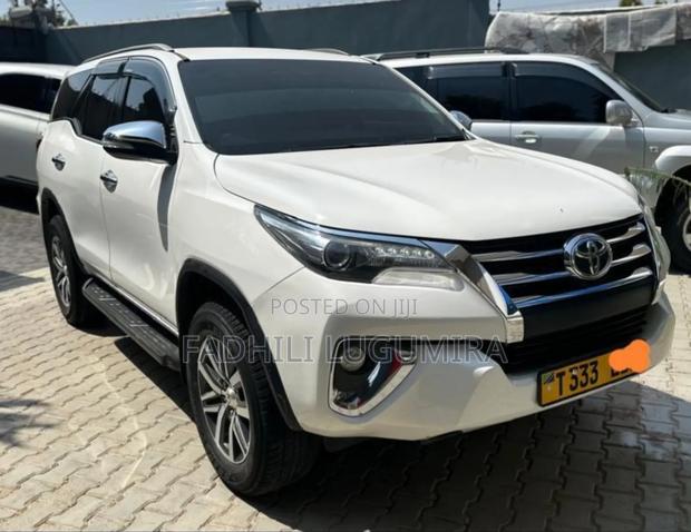 Toyota Fortuner 2017 White