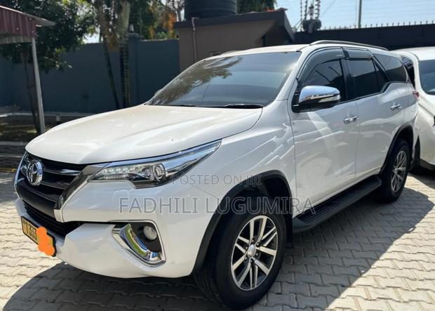 Toyota Fortuner 2017 White