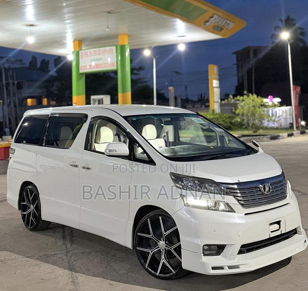 Toyota Vellfire 2009 White