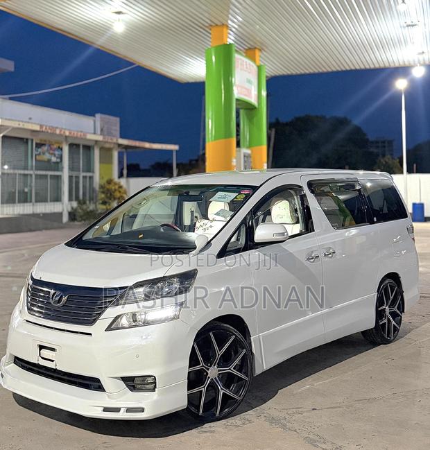 Toyota Vellfire 2009 White