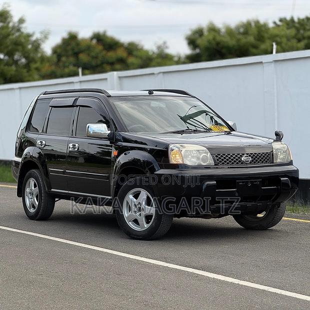 Nissan X-Trail 2004 Black