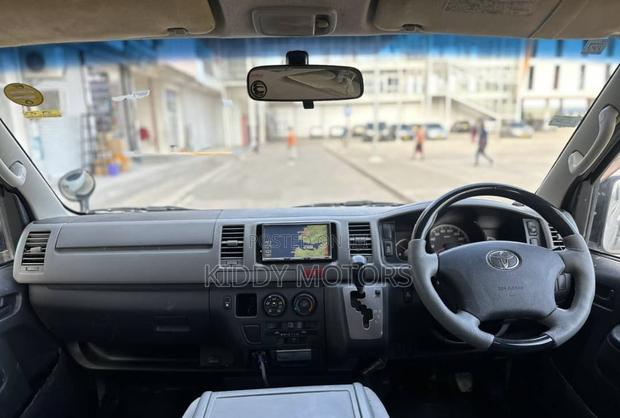 Toyota HiAce 2008 Pearl
