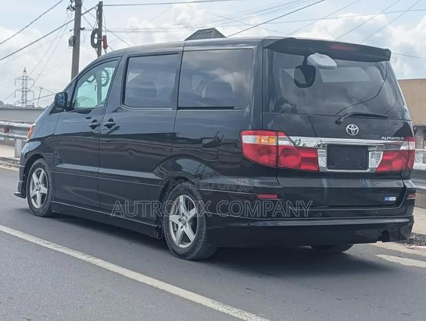Toyota Alphard 2.4 Petrol AWD 2004 Black