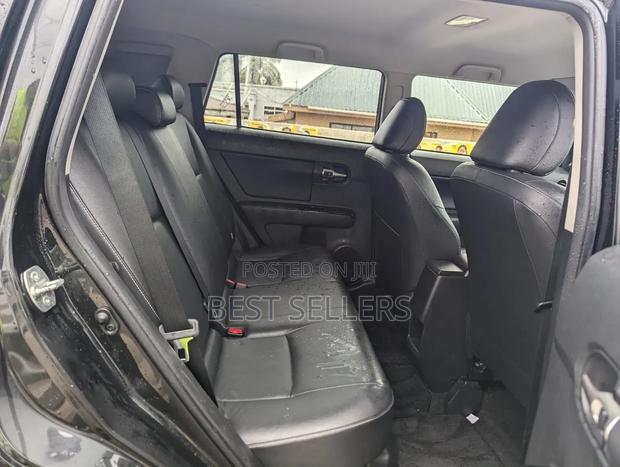 Toyota Corolla Rumion Hatchback 1.8 AWD 2011 Black