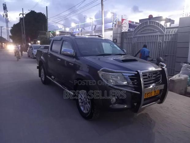 Toyota Hilux 3.0 D-4D 4x4 2012 Black