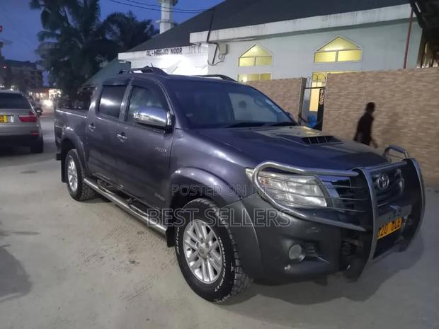 Toyota Hilux 3.0 D-4D 4x4 2012 Black