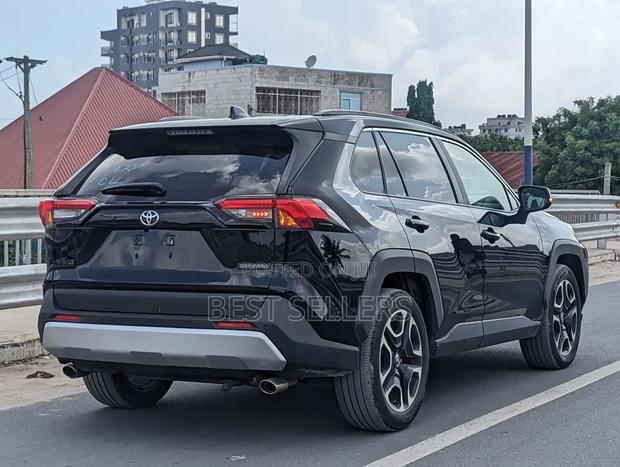 Toyota RAV4 Adventure 2022 Black