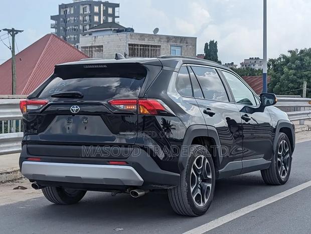 Toyota RAV4 Adventure 2022 Black