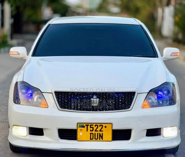Toyota Crown 2007 White