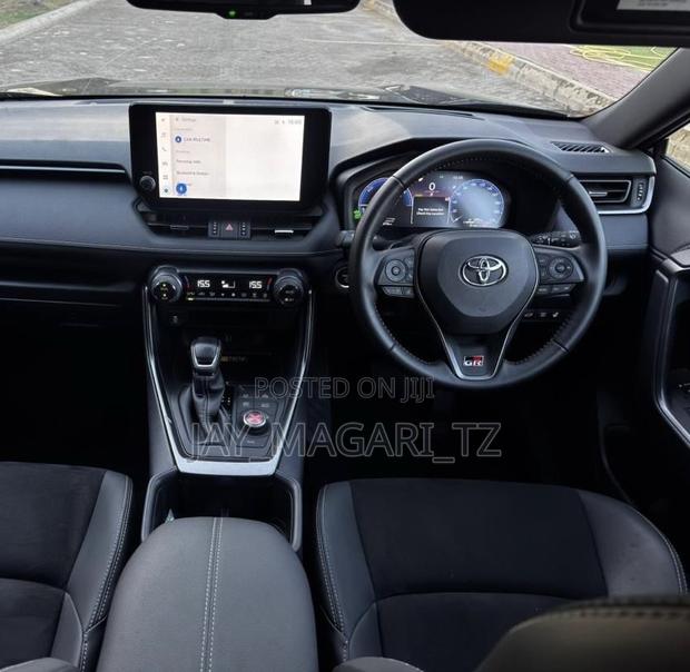 Toyota RAV4 Hybrid 2025 Blue