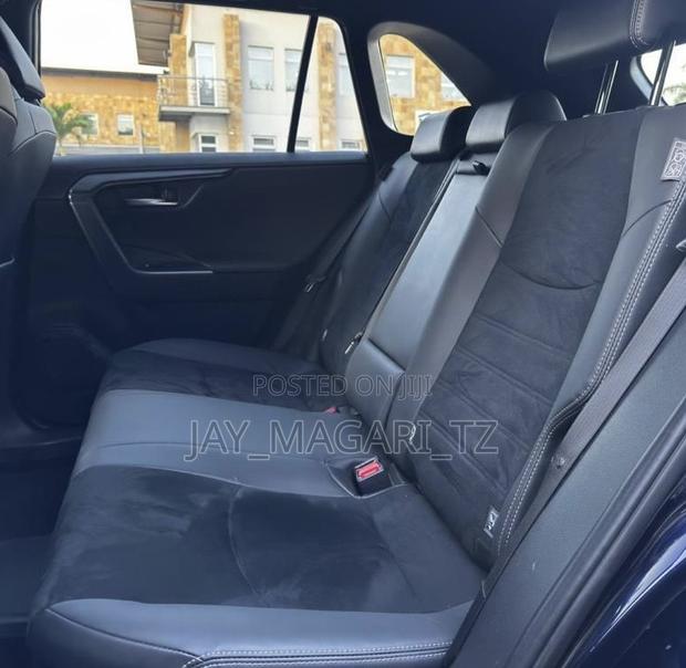 Toyota RAV4 Hybrid 2025 Blue