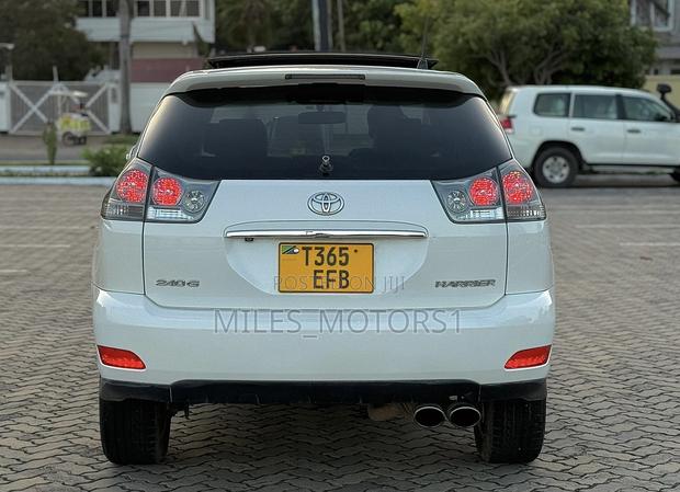 Toyota Harrier 2006 White