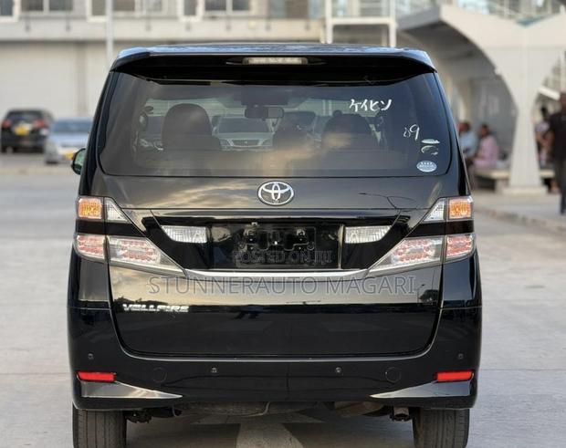 Toyota Vellfire 2011 Black