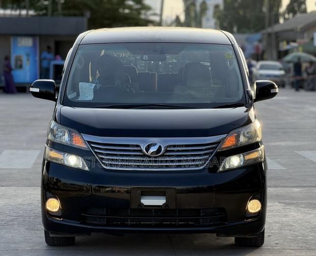 Toyota Vellfire 2011 Black