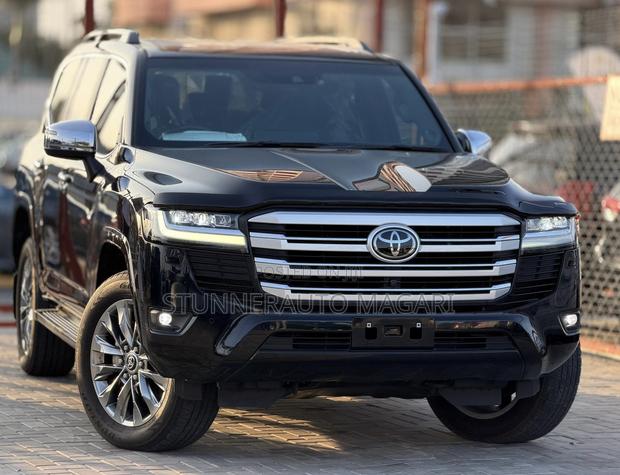New Toyota Land Cruiser 2024 Black