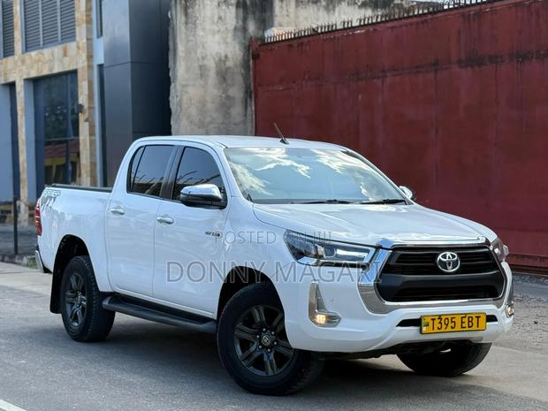 Toyota Hilux Revo Double Cab Deisel 2.8 AWD 2021 White