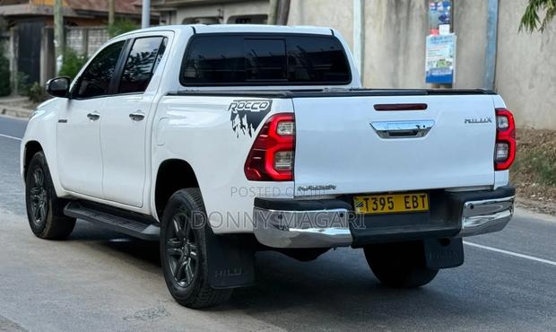 Toyota Hilux Revo Double Cab Deisel 2.8 AWD 2021 White