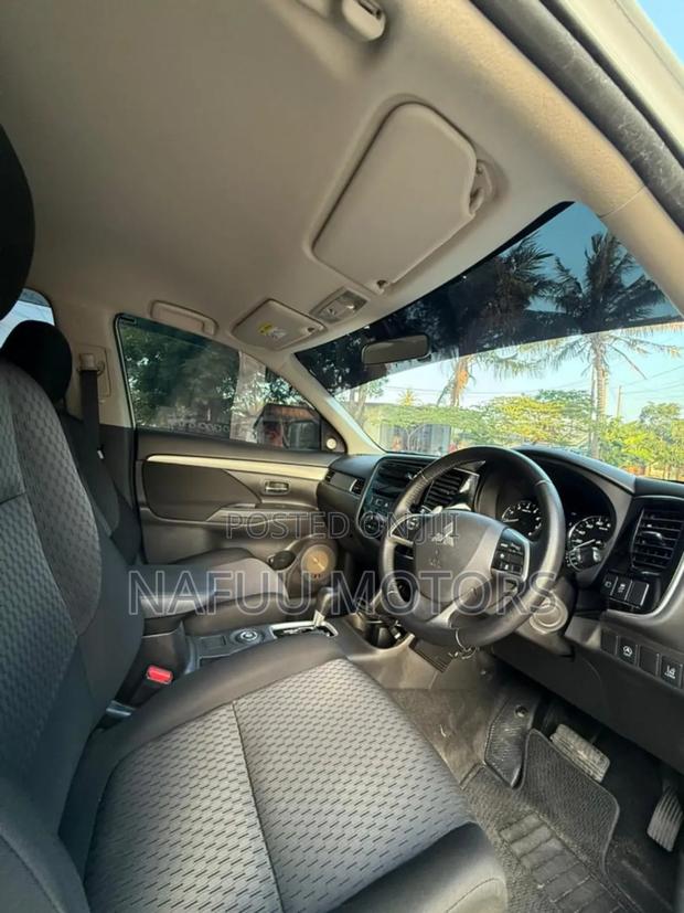 Mitsubishi Outlander 2013 White