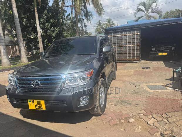 Toyota Land Cruiser 4.5 V8 VXR 2011 Gray