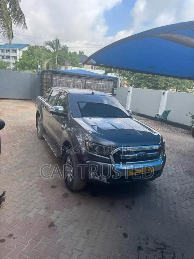 Volkswagen Amarok 2016 Gray