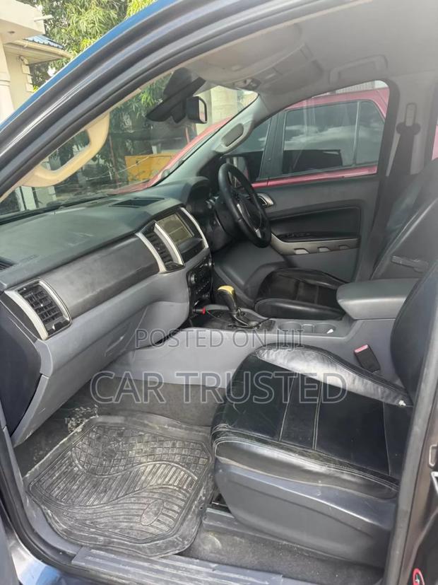 Volkswagen Amarok 2016 Gray