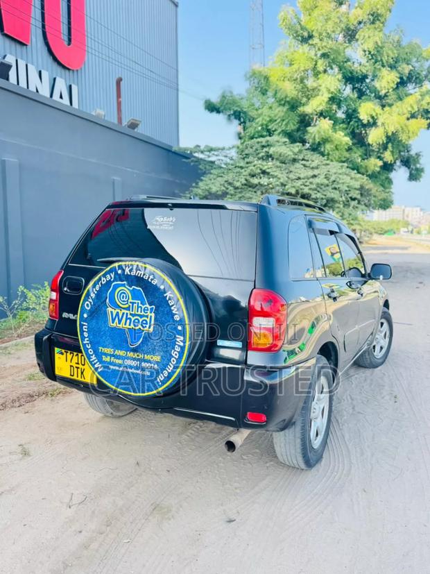 Toyota RAV4 1.8 2005 Black