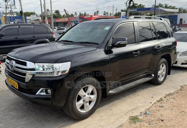 Toyota Land Cruiser 4.6 V8 GX 2010 Black